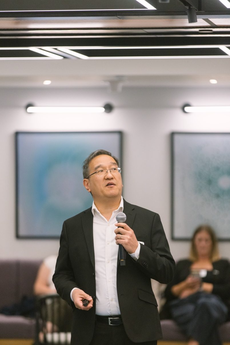 Dr. Baochun Zhang of Harvard Medical School presenting research on multi-specific cytotoxic CD4+ T cells