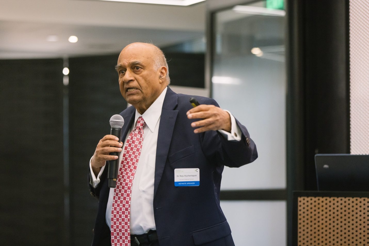 Dr. Raju Kucherlapati of Harvard Medical School delivering the keynote “AI in Cancer Precision Medicine”